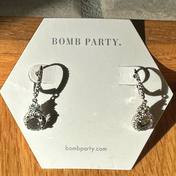 Bomb Party Original Earrings - The Simple Details - Picture 5 of 5